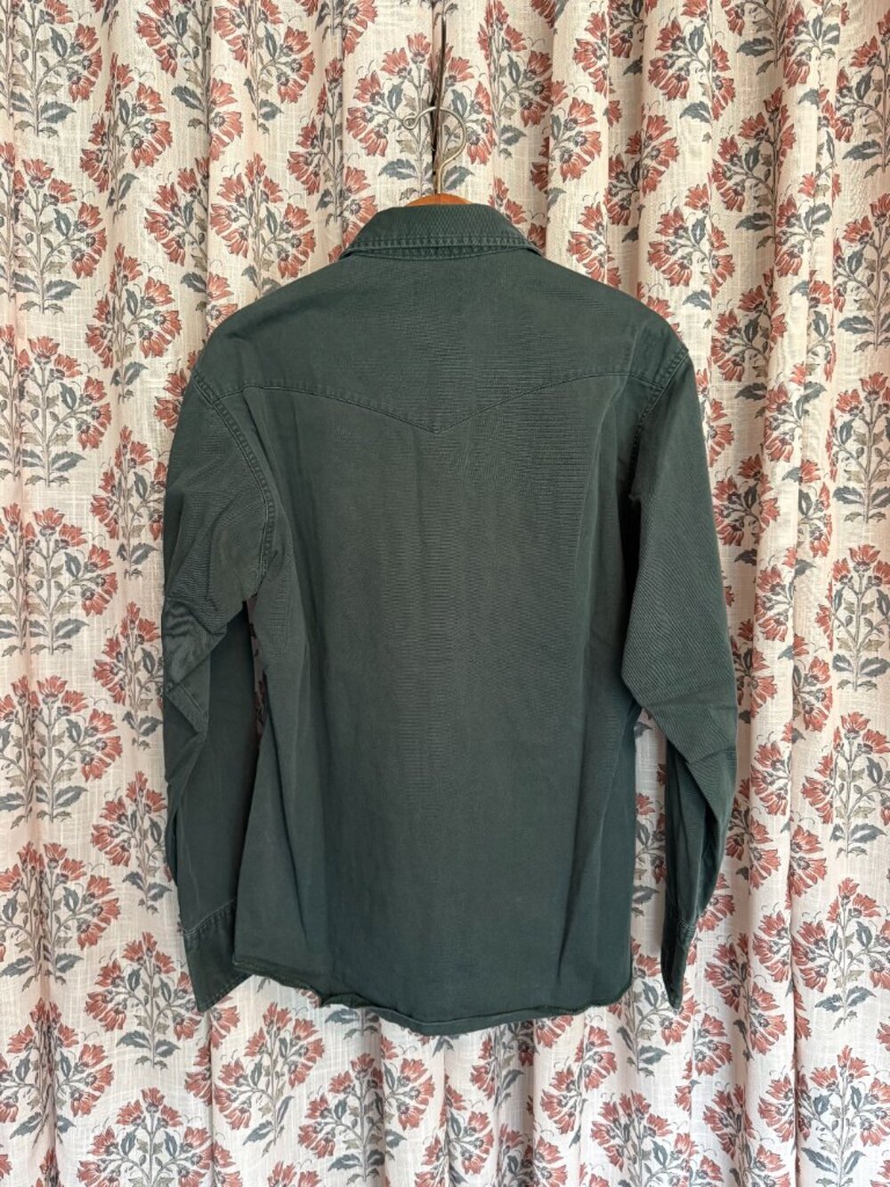 Men's Wrangler Button Down Shirt Medium - Picture 3 of 3